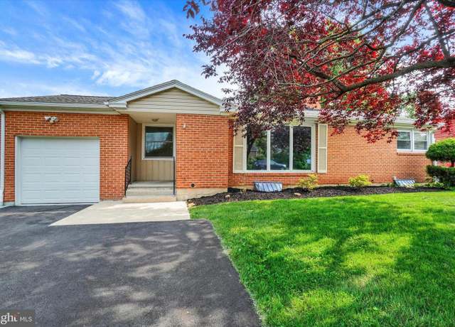 Property at 2515 Schoolhouse Ln, York, PA 17402, 3 beds, 2 baths