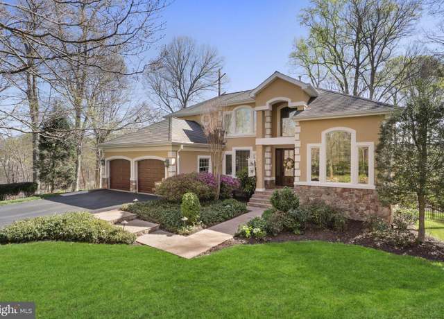 Property at 12760 Dunvegan Dr, Clifton, VA 20124, 5 beds, 3.5 baths