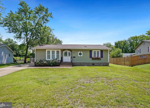 Property at 905 Burke Dr, Woodbridge, VA 22191, 3 beds, 2.5 baths