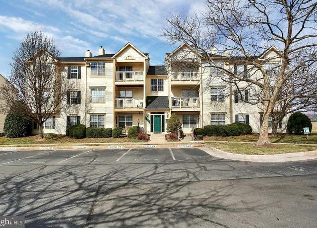 Property at 11002 Koman Cir, Manassas, VA 20109, 2 beds, 2 baths