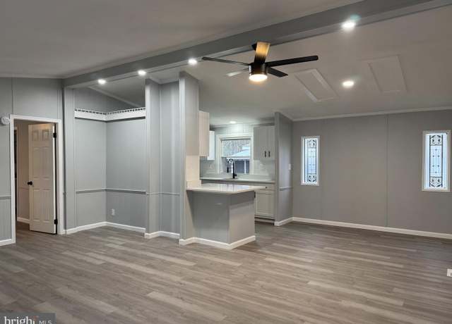 Property at 606 Tee Jay Ln, Dundalk, MD 21222, 3 beds, 2 baths