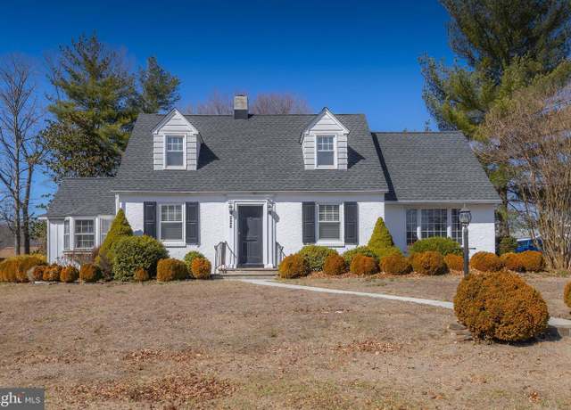 Property at 228 Center St, Sewell, NJ 08080, 3 beds, 1.5 baths