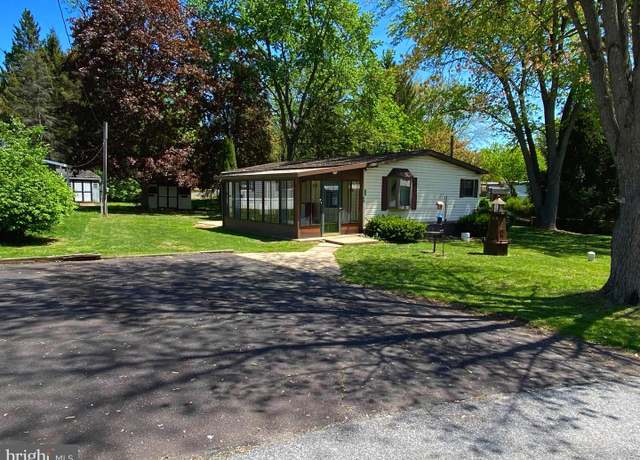 Property at 13 Terrace Dr, Spring City, PA 19475, 2 beds, 2 baths