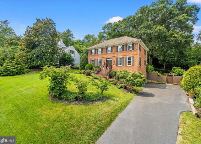 Property at 1904 Belle Haven Rd, Alexandria, VA 22307, 4 beds, 3.5 baths
