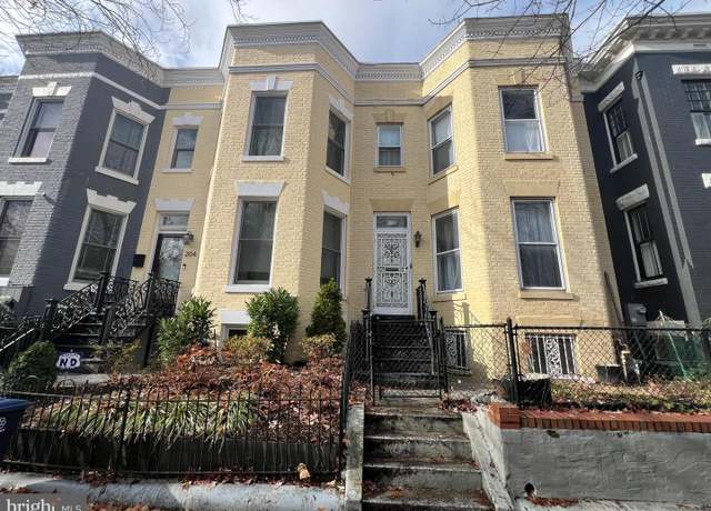 Property at 206 10th St NE, Washington, DC 20002, 3 beds, 2 baths