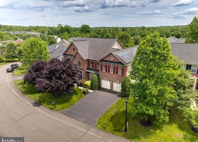 Property at 412 Stanwich Ter, Upper Marlboro, MD 20774, 6 beds, 6.5 baths