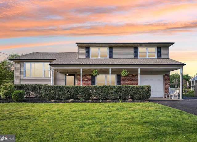 Property at 48 Evergreen Ln, Burlington, NJ 08016, 4 beds, 2.5 baths