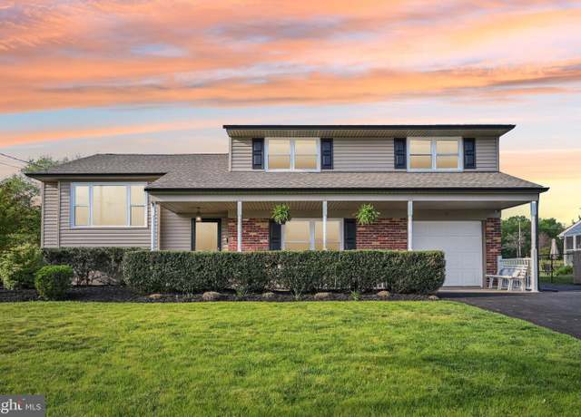 Property at 48 Evergreen Ln, Burlington, NJ 08016, 4 beds, 2.5 baths
