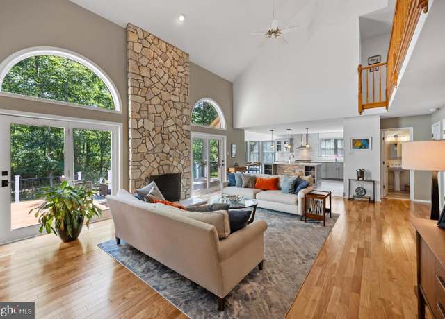 Property at 5 Hamilton Ct, Southampton, NJ 08088, 5 beds, 2.5 baths