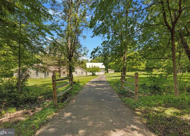 Property at 3789 Stump Rd, Doylestown, PA 18902, 3 beds, 2.5 baths