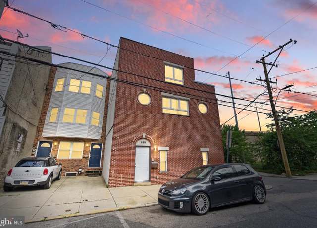 Property at 939 New Market St, Philadelphia, PA 19123, 3 beds, 3 baths