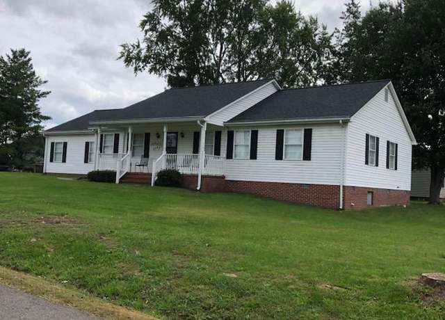 Property at 208 W Washington St, Remington, VA 22734, 3 beds, 2 baths