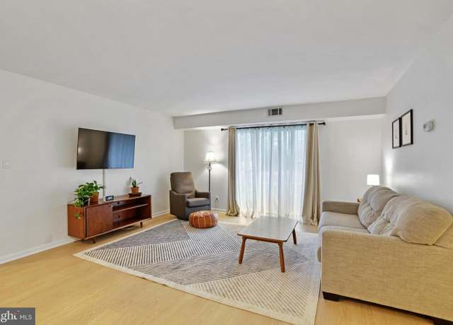 Property at 13663 Orchard Dr, Clifton, VA 20124, 1 bed, 1 bath