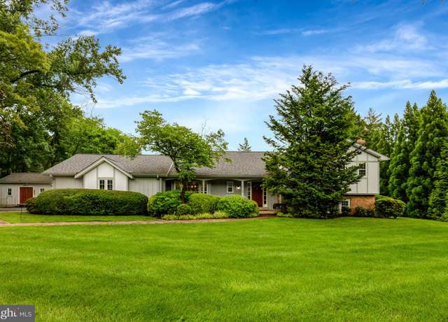 Property at 1013 Wilhelm Dr, Great Falls, VA 22066, 4 beds, 3.5 baths