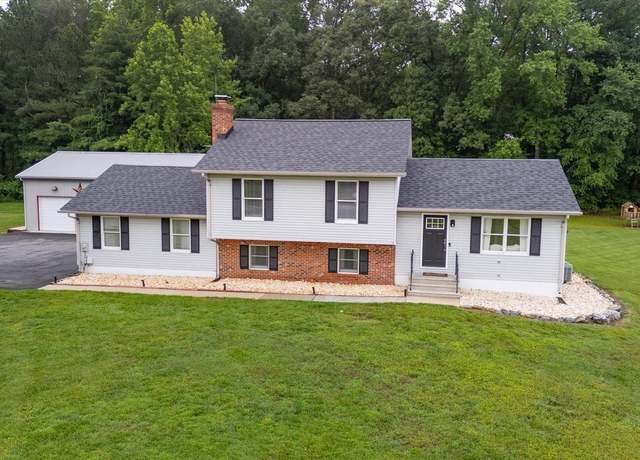 Property at 105 Kent Dr, Clayton, DE 19938, 3 beds, 2.5 baths