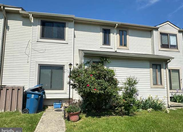 Property at 99 Liborio Ln, New Castle, DE 19720, 2 beds, 2.5 baths