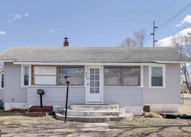 Property at 257 H St, Carneys Point, NJ 08069, 3 beds, 1 bath