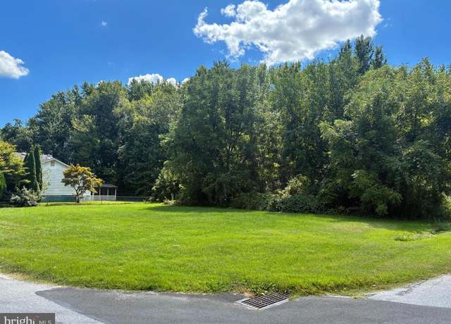 Property at 28 Fourth Ave, Carneys Point, NJ 08069