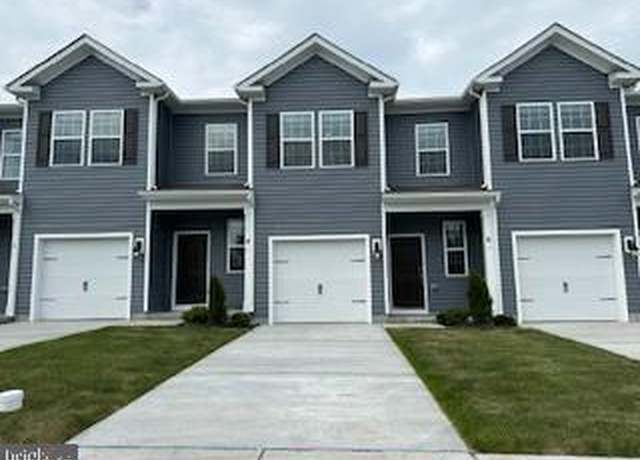 Property at 4 Windsor Ct, Gettysburg, PA 17325, 3 beds, 2.5 baths