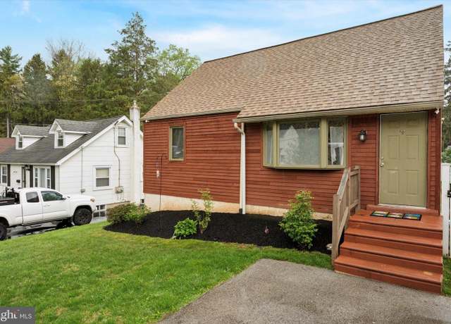 Property at 31 Delmont Rd, Newtown Square, PA 19073, 3 beds, 1 bath