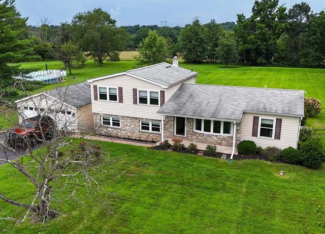 Property at 2220 Schlosser Rd, Harleysville, PA 19438, 3 beds, 2.5 baths