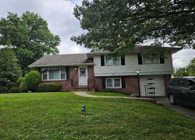 Property at 215 Penn Ave, Souderton, PA 18964, 3 beds, 1.5 baths