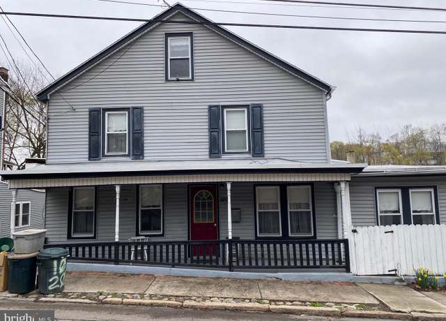 Property at 1020 W Norwegian St, Pottsville, PA 17901, 3 beds, 1 bath
