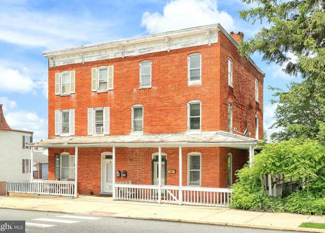 Property at 347 W Broadway, Red Lion, PA 17356, 4 beds, 1 bath