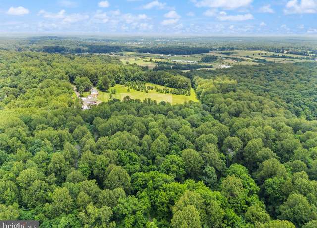 Property at 7511 & 7519 Elmores Ln, Warrenton, VA 20187, 9 beds, 7 baths