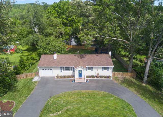 Property at 8313 Accotink Rd, Lorton, VA 22079, 3 beds, 3 baths