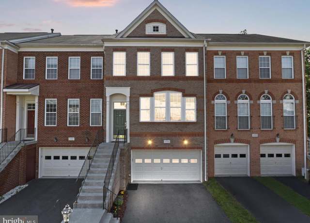 Property at 22090 Avonworth Sq, Broadlands, VA 20148, 4 beds, 3.5 baths