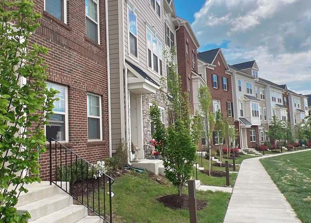 Property at 817 Sawback Sq NE, Leesburg, VA 20176, 4 beds, 3.5 baths