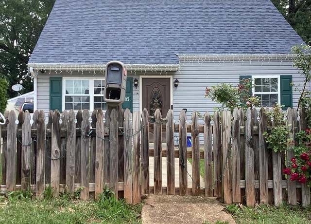Property at 102 Tremont St, Manassas Park, VA 20111, 4 beds, 2 baths
