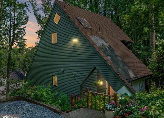 Property at 1755 Robinhood Rd, Annapolis, MD 21401, 3 beds, 2.5 baths