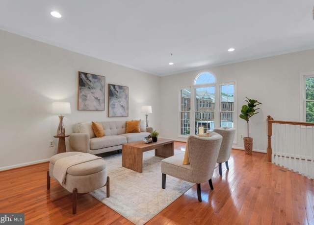 Property at 468 Winding Rose Dr, Rockville, MD 20850, 3 beds, 2.5 baths