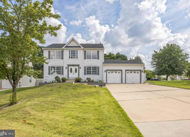 Property at 4 Autumn Ct, Blackwood, NJ 08012, 3 beds, 3.5 baths