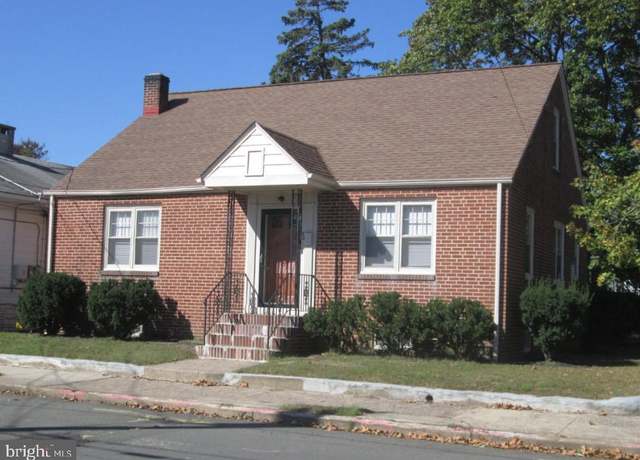Property at 42 Redfern St, Hamilton, NJ 08610, 5 beds, 2.5 baths