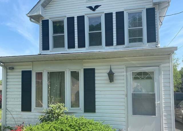 Property at 111 W 33rd St, Reading, PA 19606, 3 beds, 2 baths