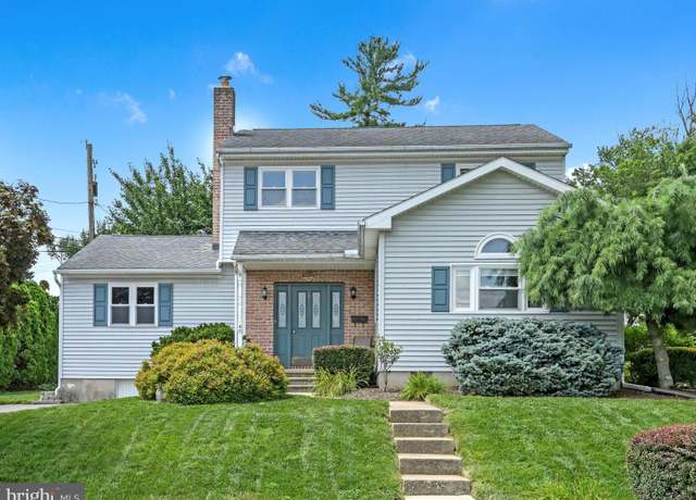 Property at 40 Pine St, Wernersville, PA 19565, 3 beds, 2 baths