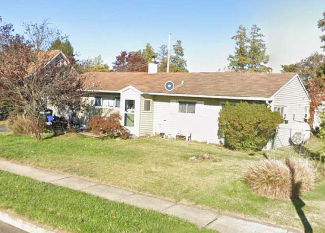 Property at 110 Deep Dale Dr E Unit E, Levittown, PA 19056, 4 beds, 2.5 baths