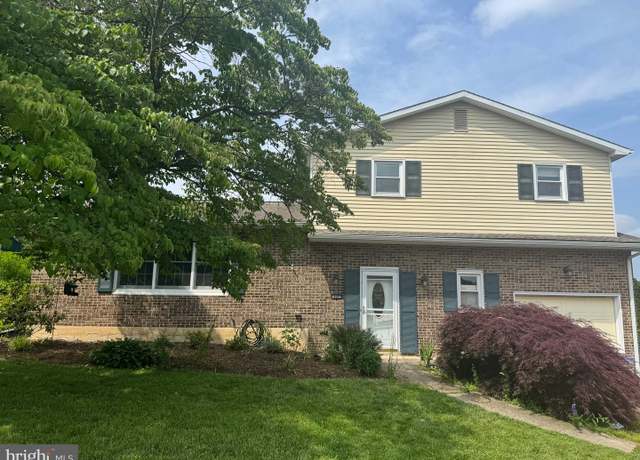 Property at 302 Iroquois Way, Mechanicsburg, PA 17050, 3 beds, 2.5 baths