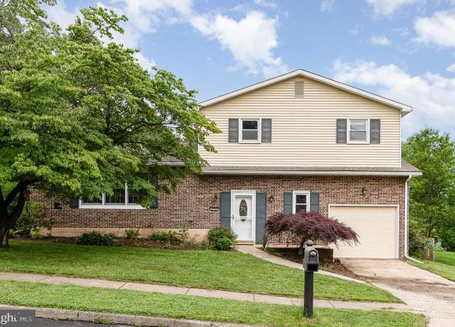 Property at 302 Iroquois Way, Mechanicsburg, PA 17050, 3 beds, 2.5 baths