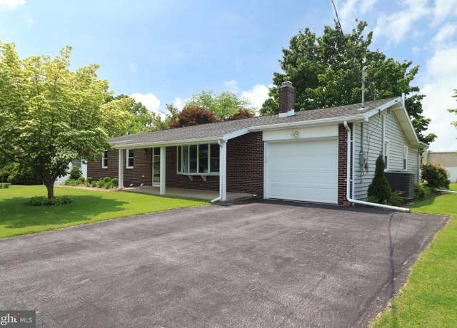 Property at 1518 Cromer Dr, State College, PA 16803, 4 beds, 2 baths