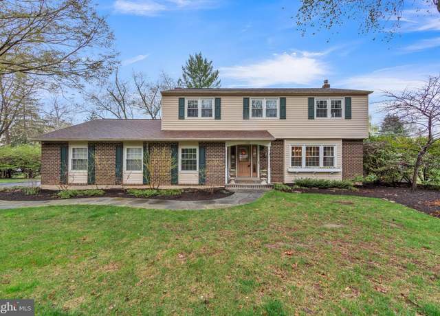 Property at 469 Gateswood Dr, West Chester, PA 19380, 4 beds, 2.5 baths