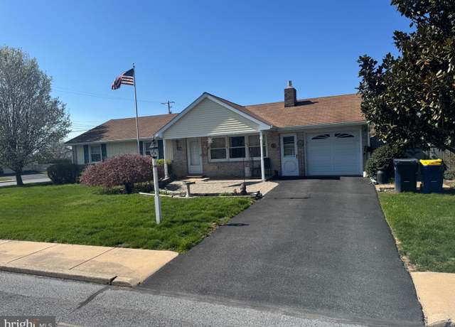 Property at 345 W Cedar St, New Holland, PA 17557, 3 beds, 2 baths
