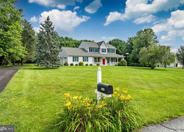 Property at 5751 Kingsfield Dr, Narvon, PA 17555, 3 beds, 2.5 baths