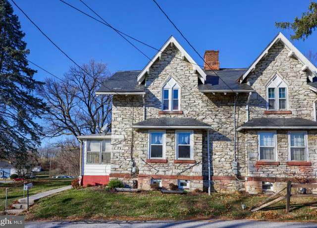 Property at 2 Palmer St, Lebanon, PA 17042, 2 beds, 1.5 baths