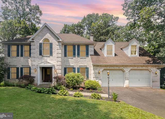 Property at 16 Triplett Ct, Dillsburg, PA 17019, 4 beds, 2.5 baths
