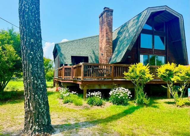Property at 7080 Pine Dr, Chincoteague Island, VA 23336, 3 beds, 2 baths