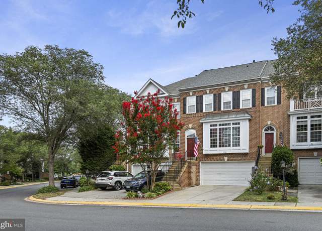 Property at 1978 Logan Manor Dr, Reston, VA 20190, 4 beds, 3.5 baths